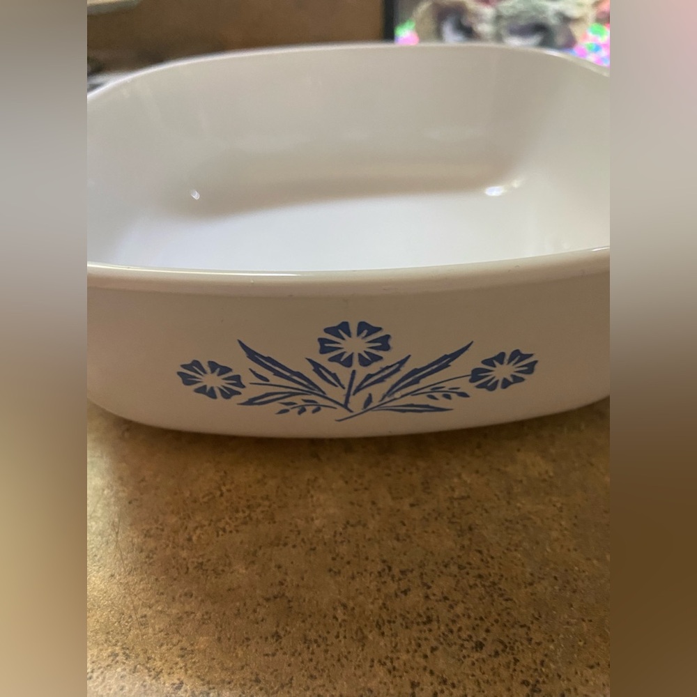 CorningWare P-1-B casserole dish. 1 quart. EUC